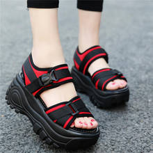 Harajuku chunky sandálias femininas plataforma cunhas sapatos de verão moda gótico preto vermelho correspondência fivela aberto-dedo do pé sandálias casuais 2021 2024 - compre barato