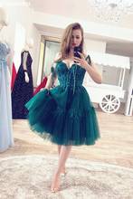 Na altura do joelho Comprimento do Regresso A Casa Vestido 2020 Spaghetti Strap Beading Illusion Pescoço Namorada Vestido de Baile Verde Escuro коктейльные платья 2024 - compre barato