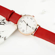 De moda de lujo de estilo de banda de cuero de las mujeres Reloj de pulsera de cuarzo analógico de oro Reloj de señoras vestido de las mujeres Reloj de Mujer Reloj negro 2024 - compra barato