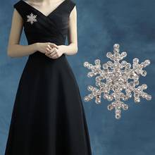 Christmas Snowflake Hot Sale New Crystal Brooch Rhinestone Brooch Classic Gold Silver color Scarf Dress Brooch Pin Women Jewelry 2024 - buy cheap