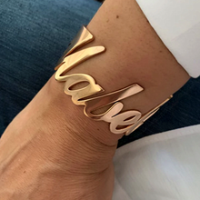 Pulseira punk de aço inoxidável, bracelete grande para mulheres, nome personalizado, joia dourada, presente de natal, metal 2020, caixa de presente 2024 - compre barato