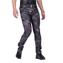 Пикантные мужские брюки из искусственной кожи, толстые теплые эластичные облегающие брюки в стиле панк, камуфляжные Блестящие Брюки-карандаш, глянцевые сценические джинсы, бриджи F118 2024 - купить недорого