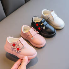 Кожаная обувь с цветами для девочек, туфли принцессы, весенняя обувь на мягкой подошве для малышей 2024 - купить недорого