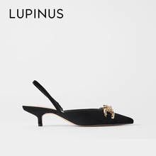 LUPINUS-Sandalias con cadena dorada para mujer, zapatos de tacón alto con correa trasera en color negro, con diseño de Metal puntiagudo, 2021 2024 - compra barato