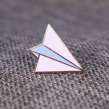 Pinos de esmalte de origami tsuru símbolo duro do broche do guindaste de papel da longevidade e da boa fortuna 2024 - compre barato