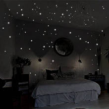 Pegatinas de pared de vinilo para decoración de dormitorio, pegatinas luminosas de estrellas oscuras con puntos redondos que brillan en la noche, chico 2024 - compra barato