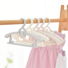 5pcs/set Retractable Children's Hangers Cute Cartoon Bear Bow-knot Pattern Plastic Hanger No Trace Anti-slip Adult Clothes Rack
