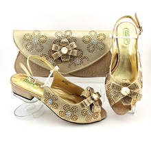 Conjunto de zapatos de tacón medio y bolso a juego para mujer, Moda Africana, para boda, diseño italiano, Color dorado, novedad 2024 - compra barato