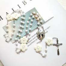 Qigo colar de rosário branco com flores de plástico, colar longo de rosário para mulheres, joias de oração religiosa 2024 - compre barato