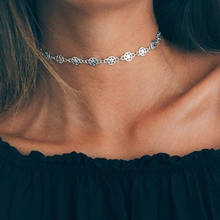 Collar de Metal con forma de flor hueca para mujer, Gargantilla geométrica Simple de estilo Vintage, joyería elegante para regalo 2024 - compra barato