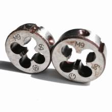 Free shipping 2pcs 9Sicr steel made Metric standard Die M9*1.25mm round dies for hand threading metal workpieces with die wrech 2024 - buy cheap