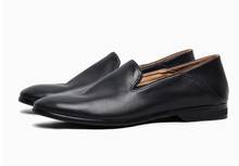 Sapatos de couro macio respirável masculino, calçados casuais pretos slip-on estilo inglaterra 2024 - compre barato