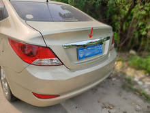 Для Hyundai VERNA 2010-2016 Высококачественная хромированная Декоративная полоса из АБС-пластика для задней двери багажника Декоративная полоса для задней двери автомобильный Стайлинг 2024 - купить недорого