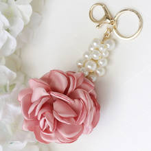 Nova forma de rosa pano flor bola chaveiro chaveiro para as mulheres saco pérola carro pingente jóias presentes trinket chaveiro eh400 2024 - compre barato