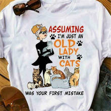 Assumindo que eu sou apenas uma velha senhora com gatos foi o seu primeiro erro senhoras camiseta plus size camisa masculina verão camisetas marca 2024 - compre barato