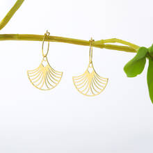 Pendientes colgantes con forma de abanico para mujer, joyería de fiesta de acero inoxidable, Color dorado, aretes de silicona 2024 - compra barato