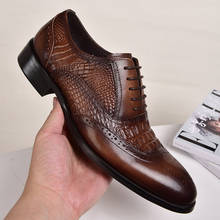 Мужские Винтажные туфли под крокодиловую кожу, коричневые деловые классические повседневные кожаные туфли, деловые Свадебные Мокасины, дизайнерские туфли-броги для офиса, 2024 - купить недорого