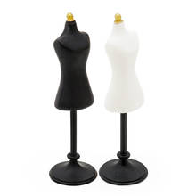 Odoria-Maniquí en miniatura con forma de vestido, herramienta de costura a medida, color negro/Conjunto blanco, accesorios para casa de muñecas, 1:12 2024 - compra barato