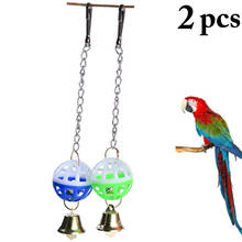 Kapmore bolas de brinquedo, 2 peças, duas cores, gaiola pendurada para pássaros, brinquedo de papagaio com sino, corrente de balanço, brinquedo para gaiola de mastigar 2024 - compre barato