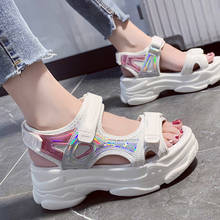 Сандалии женские на толстой подошве, туфли-липучки, радужная подошва, модная обувь на платформе, с открытым носком, на липучке, лето 2021 2024 - купить недорого