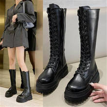 Botas femininas cano alto de combate, calçado feminino gótico plataforma de couro preto com cadarço 2024 - compre barato