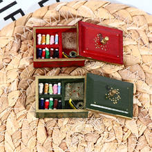 1 шт., миниатюрная швейная коробка, красный/зеленый ящик для инструментов, 3,2*2,4*2,5 см, 1:12, коробка для ювелирных изделий, Подарочная коробка для кукольного домика 2024 - купить недорого