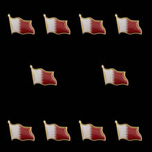 Металлическая брошь в виде флага катарского машущего флага с красной и белой государственной эмблемой, 10 шт./Лот, коллекция значков 2024 - купить недорого
