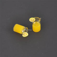 Mini copo para água com limão acessórios para casa de bonecas miniatura copos decoração de brinquedo mini presente venda quente de casa de bonecas de resina 1:12 2024 - compre barato