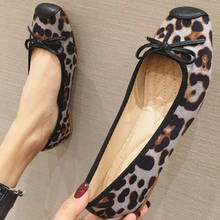 Zapatillas de ballet aterciopeladas con nudo de mariposa y leopardo para mujeres, zapatos sin cordones de cuero, con punta redonda, para chicas, bailarinas 2024 - compra barato