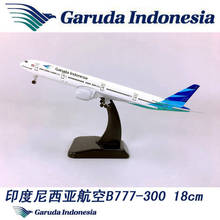 18CM 1:400 Boeing B777-300 model Garuda Indonesian Airlines alloy aircraft With wheels&base Diecast static plane collectibleGift 2024 - buy cheap