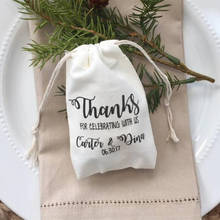 Персонализированные Свадебные сумки с цитатой «Спасибо за празднование с нами»-на заказ любые цитаты Свадебные муслиновые подарочные сумочки из хлопка 2024 - купить недорого