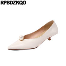 Zapatos de tacón bajo con punta estrecha para dama de honor, calzado de piel auténtica, sin cordones, color negro, Beige, fino 2024 - compra barato