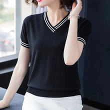 Летнее платье в полоску с v-образным вырезом с коротким рукавом трикотажные футболки для женщин в Корейском стиле Стиль, вязаная одежда, пуловер, футболки больших Размеры повседневные топы для женщин 2024 - купить недорого