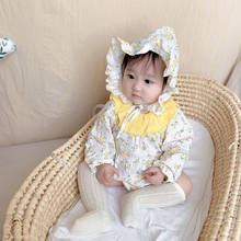 MILANCEL 2020 Осенняя новая одежда для малышей боди с цветочным рисунком для маленьких девочек Одежда для новорожденных с воротником с рюшами комбинезон и шапка для малышей 2024 - купить недорого