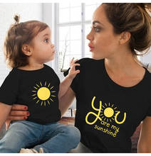 Camiseta a juego "You are My Sunshine" para madre, hija, Padre, Hijo, niños, Tops, trajes de rom, camiseta familiar informal, 1 ud. 2024 - compra barato