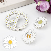 Fashion Rhinestone GD Brooch Lightning Daisy Flower Button Pins Denim Jacket Clothes Lapel Pins For Woman Jewelry Gifts 2024 - buy cheap