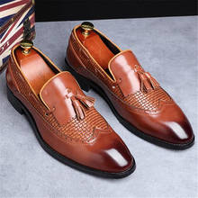 Homens sapatos de vestido primavera outono moda negócios calçado de casamento homem confortável design de couro sapatos formais estilo europeu sapatos masculinos 2024 - compre barato