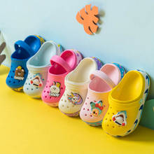 Новинка 2020 года; тапочки с рисунком для маленьких девочек; пляжная садовая обувь для малышей; детская обувь для мальчиков; милые летние домашние сандалии для детей 2024 - купить недорого