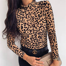 2019 Модный женский топ с леопардовым принтом, базовая футболка, Элегантная водолазка с длинным рукавом, женская футболка, уличная одежда 2024 - купить недорого