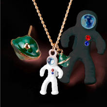 Colgante de aleación esmaltada para mujer y hombre, collar con colgante de planeta astronauta, joyería de disfraz, accesorios de moda, bisutería, regalos 2024 - compra barato