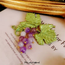 HUANZHI-broche elegante de planta y hojas para mujer y hombre, broche de uva verde y púrpura, accesorios de abrigo, regalos de joyería, novedad de 2020 2024 - compra barato