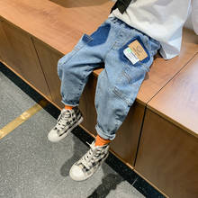 Модные детские джинсовые брюки на весну и осень для мальчиков детские брюки Одежда для подростков подарок для дома и улицы высокое качество 2024 - купить недорого