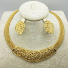 Conjunto de joyería africana para mujer, moda novedosa, de Dubái, África, nigeriana, collar y pendientes de color dorado, conjuntos de joyería nupcial romántica para mujer 2024 - compra barato