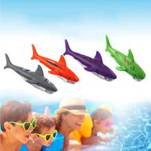 Juguetes de plástico para bucear en la piscina para niños, tiburón, lanza agua, Torpedo, regalo divertido, palos de playa de verano, juguetes de colores brillantes, 4 Uds. 2024 - compra barato