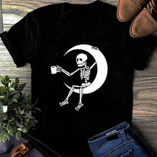 Camiseta esqueleto na lua, festa de halloween, presente, camiseta, manga curta feminina engraçada, hipster, gráfico, goth, camiseta, top 2024 - compre barato