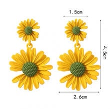 Pendientes de flores de Margarita pequeña coloridas para mujer, de nuevo diseño joyería de moda, de amor dulce, brillante, simple y elegante 2024 - compra barato