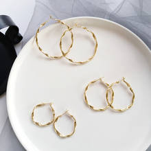 Модные серьги-кольца популярного дизайна, Лидер продаж, женские серьги из металлического сплава с золотым покрытием большого и среднего размера, подарки для девочек 2024 - купить недорого