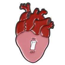 Broche de Metal esmaltado con forma de corazón rojo, broche creativo con forma de corazón, insignia, Pin divertido, vestido de Doctor, enfermera, mochila, regalo de joyería 2024 - compra barato