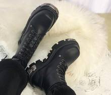 Botas cortas de cuero estilo Rock para niñas, botines Con parte inferior gruesa, decoración de hierro, punta redonda, estilo Punk, baratas 2024 - compra barato