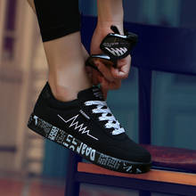 Zapatillas de deporte con cordones para mujer, zapatos informales transpirables de lona para caminar, planos con grafiti, color negro, novedad de primavera 2021 2024 - compra barato